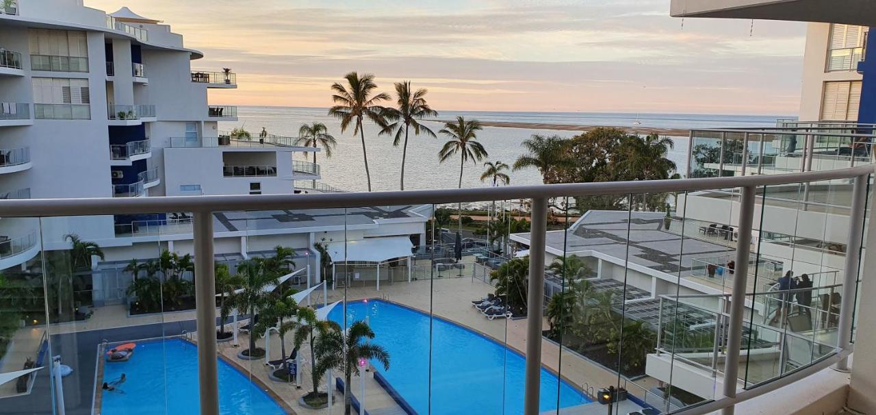 Pier Resort Urangan Ngoại thất bức ảnh