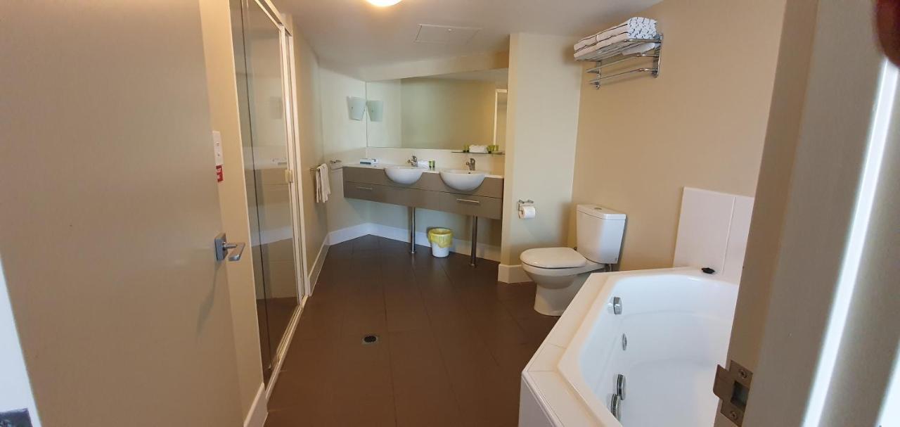 Pier Resort Urangan Ngoại thất bức ảnh