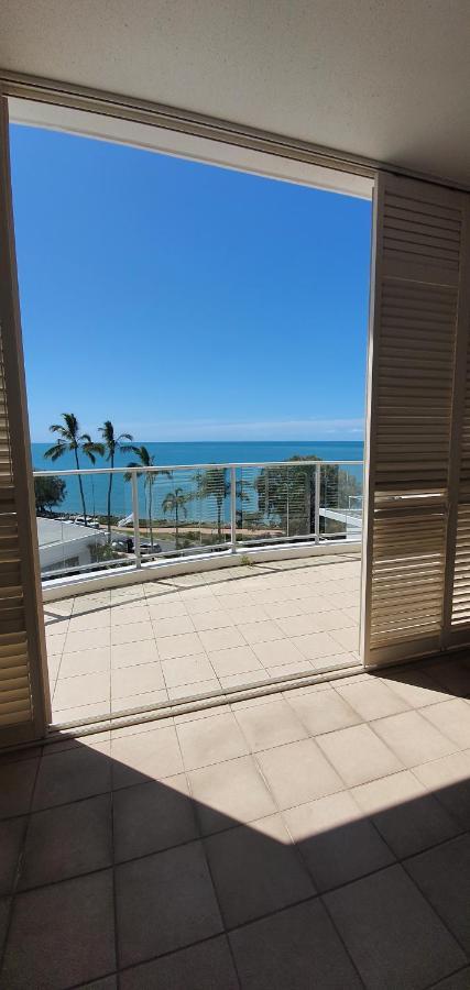 Pier Resort Urangan Ngoại thất bức ảnh