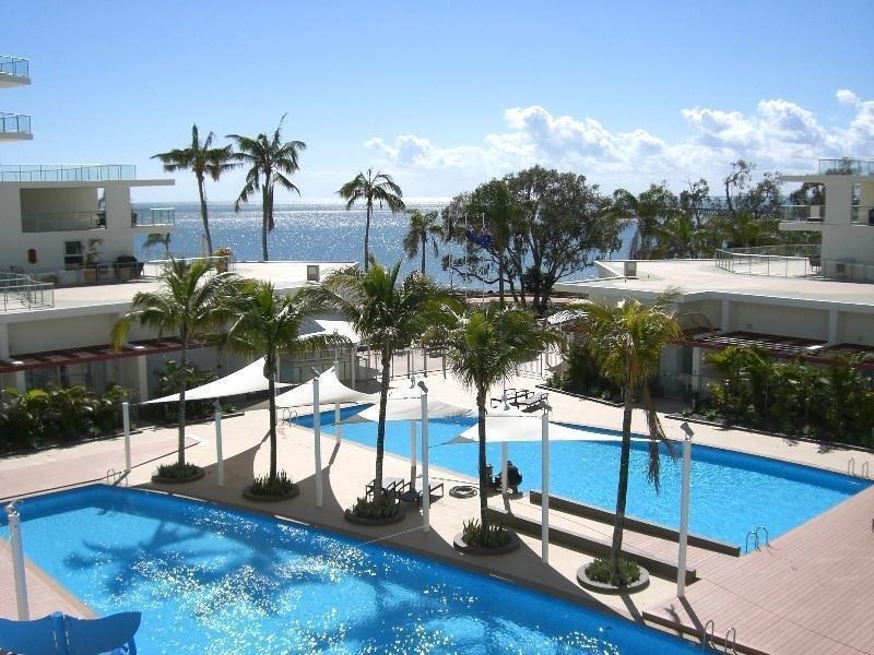 Pier Resort Urangan Ngoại thất bức ảnh