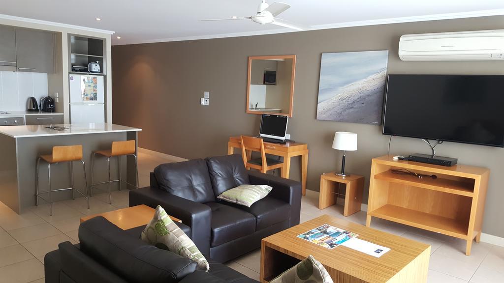 Pier Resort Urangan Ngoại thất bức ảnh