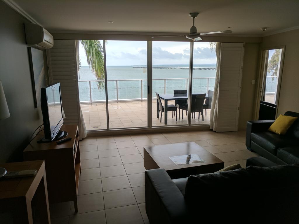 Pier Resort Urangan Ngoại thất bức ảnh