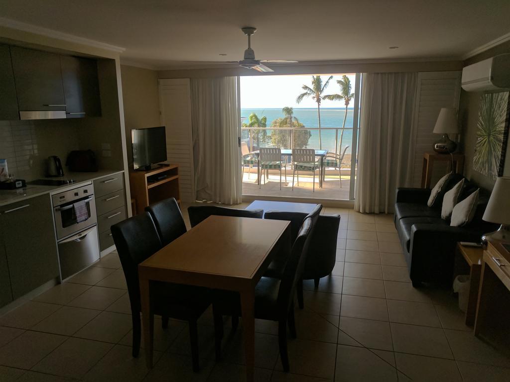 Pier Resort Urangan Ngoại thất bức ảnh