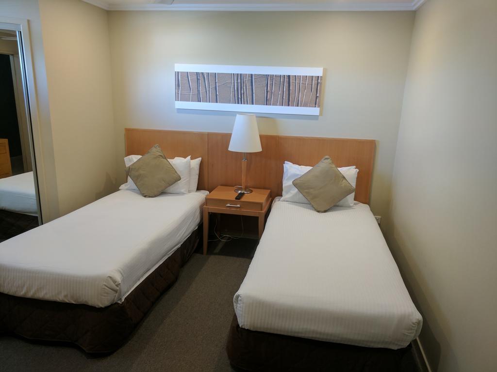 Pier Resort Urangan Ngoại thất bức ảnh