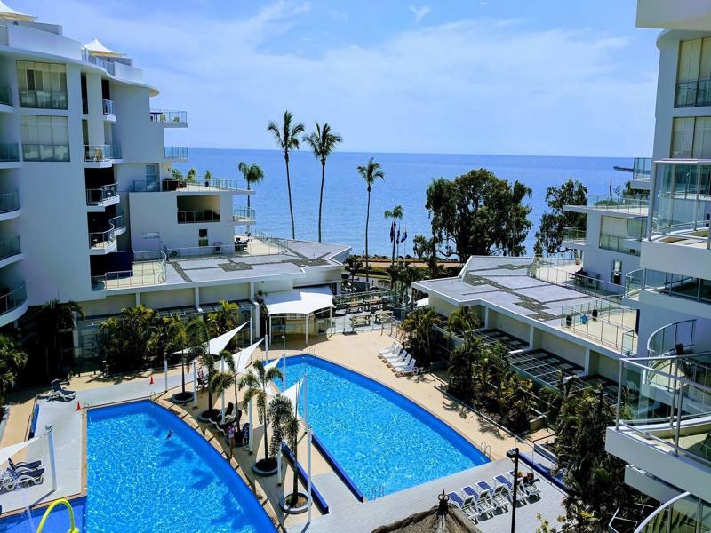 Pier Resort Urangan Ngoại thất bức ảnh